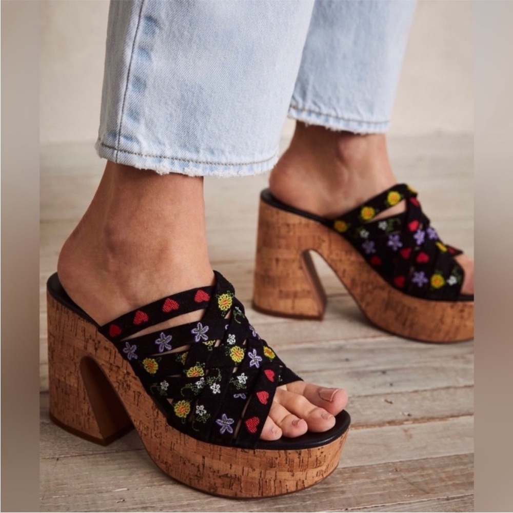 Free People Lisbon Platform Mule Sandals Black Floral Embroidered, SIZE 8 1/2